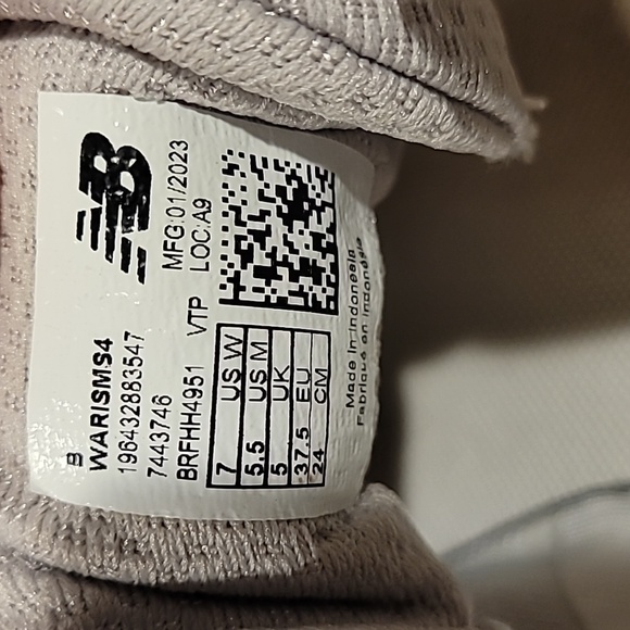 New Balance freshform sneakers iridescent womens 7 - Picture 6 of 6